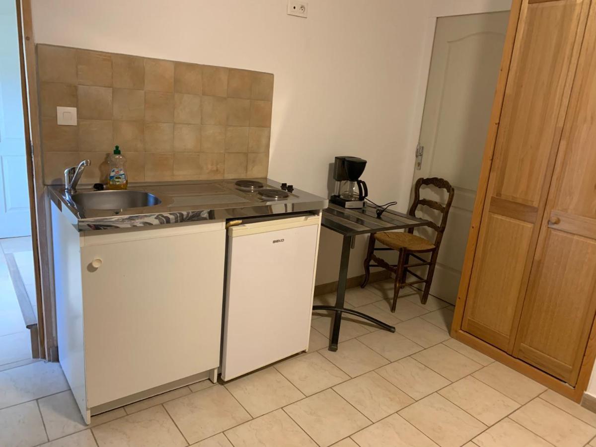 Cafe De La Place Gite & Chambres D'Hotes "Lou Pastre" Lanuéjols Εξωτερικό φωτογραφία