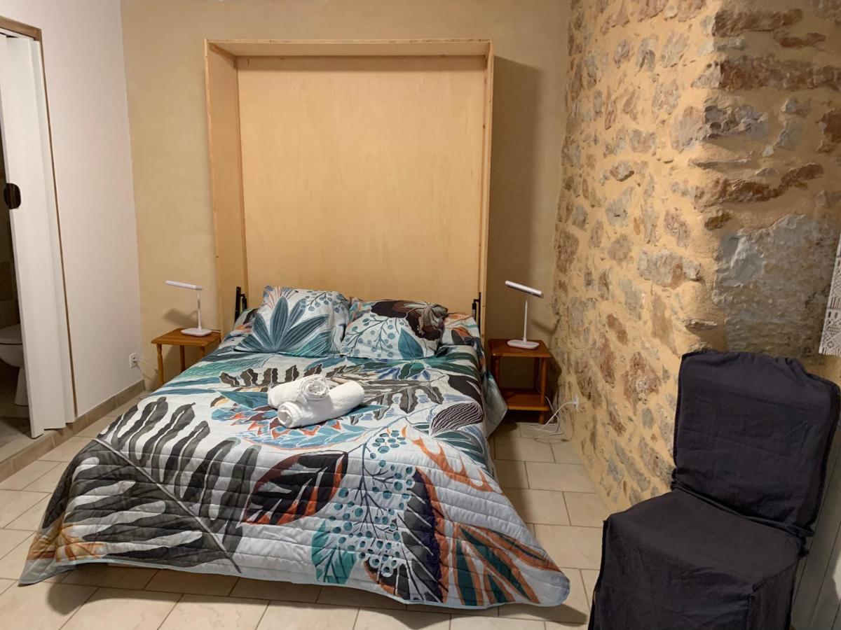 Cafe De La Place Gite & Chambres D'Hotes "Lou Pastre" Lanuéjols Εξωτερικό φωτογραφία