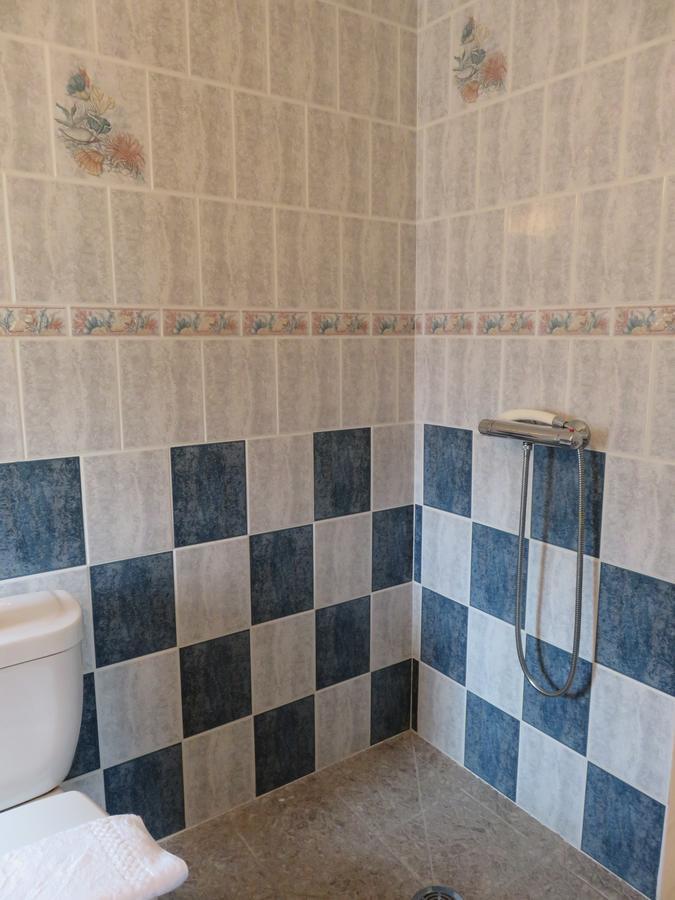 Cafe De La Place Gite & Chambres D'Hotes "Lou Pastre" Lanuéjols Εξωτερικό φωτογραφία