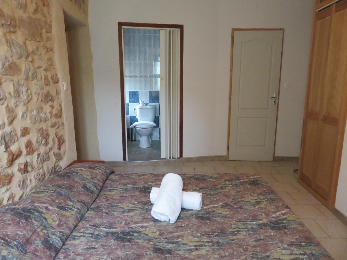 Cafe De La Place Gite & Chambres D'Hotes "Lou Pastre" Lanuéjols Εξωτερικό φωτογραφία