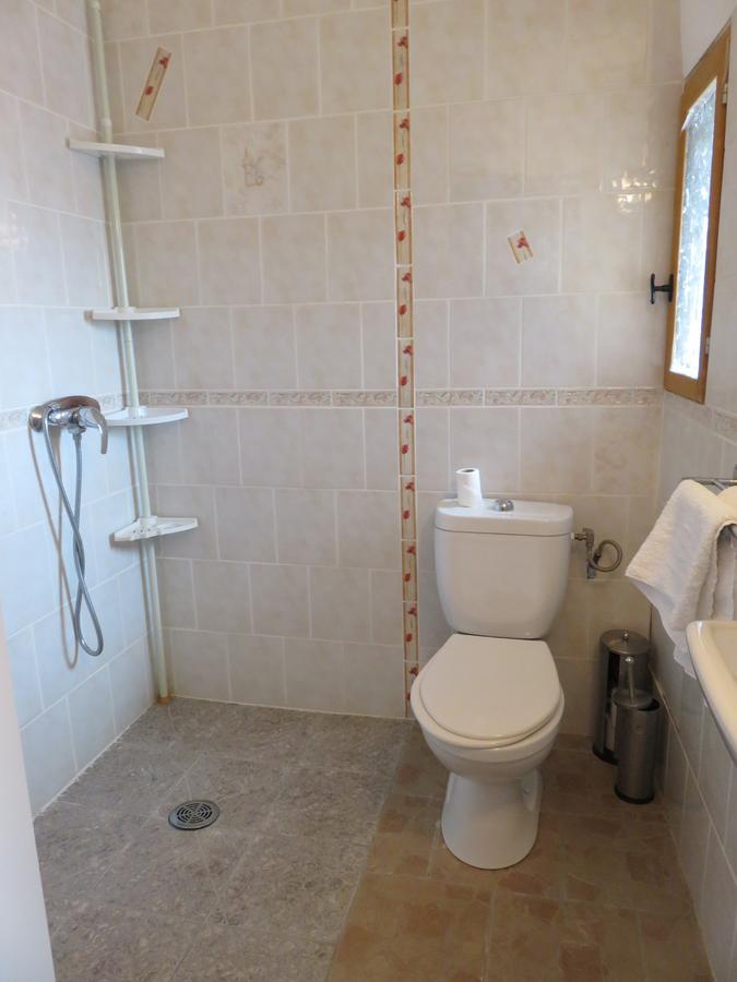 Cafe De La Place Gite & Chambres D'Hotes "Lou Pastre" Lanuéjols Εξωτερικό φωτογραφία